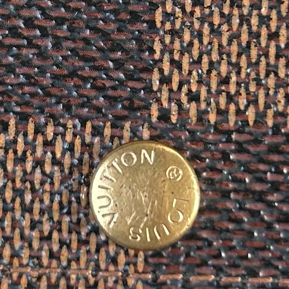 Louis Vuitton Damier Ebene Multicles 4 Key Holder - Picture 9 of 15